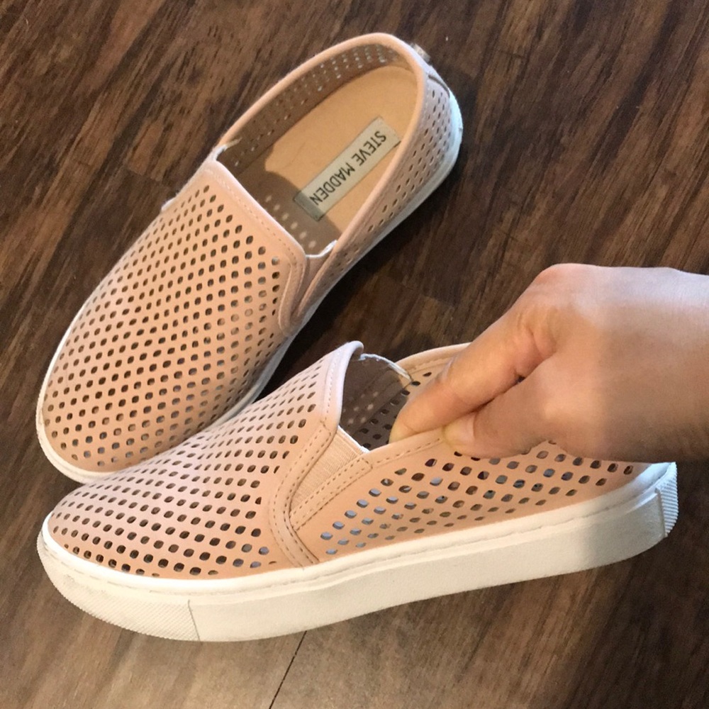Steve Madden Slip on